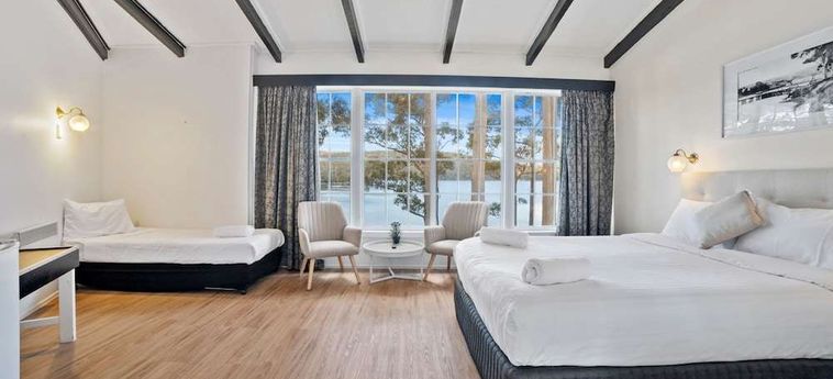 The Fox And Hounds Historic Hotel:  PORT ARTHUR