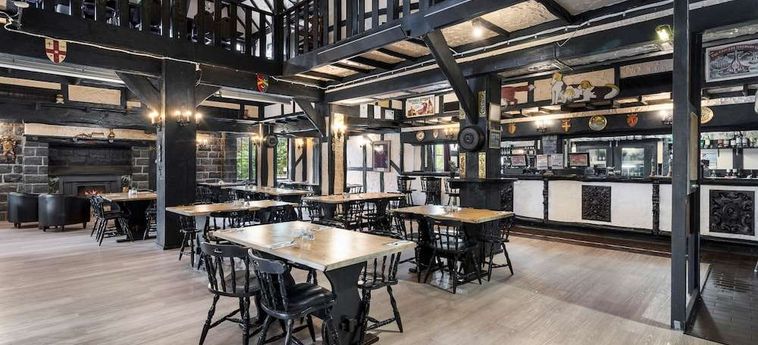 The Fox And Hounds Historic Hotel:  PORT ARTHUR