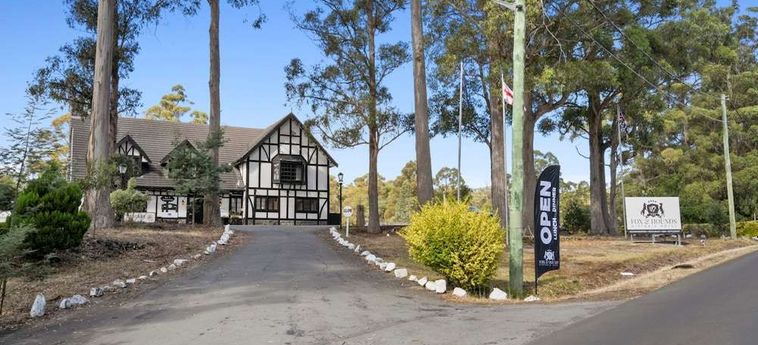 The Fox And Hounds Historic Hotel:  PORT ARTHUR