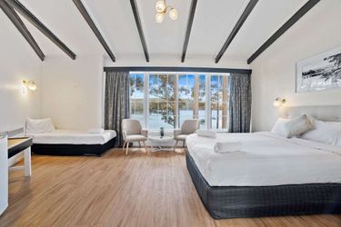 The Fox And Hounds Historic Hotel:  PORT ARTHUR