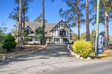 The Fox And Hounds Historic Hotel:  PORT ARTHUR