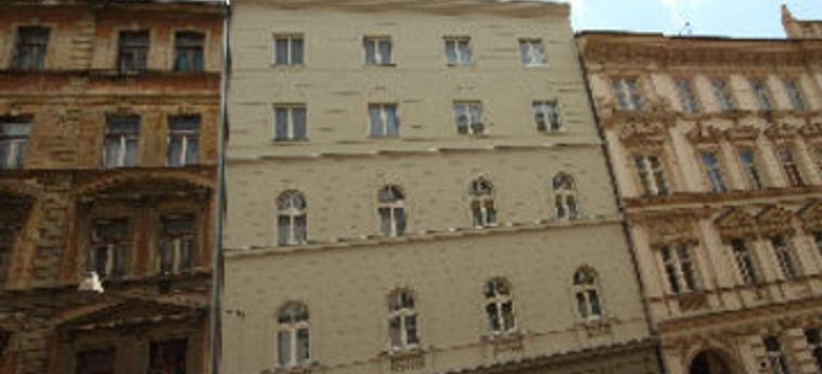 Hotel Pure White:  PRAG