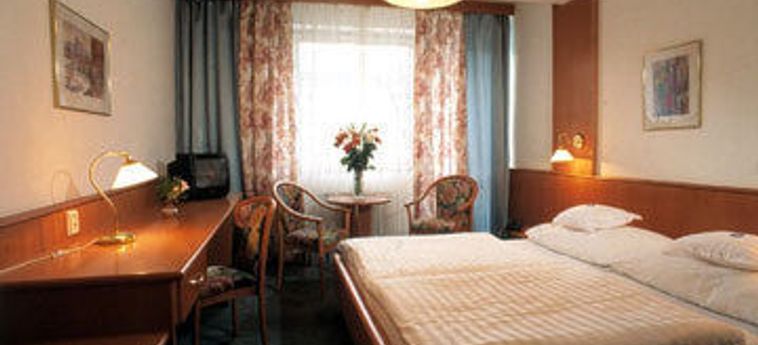 Hotel Monica:  PRAG