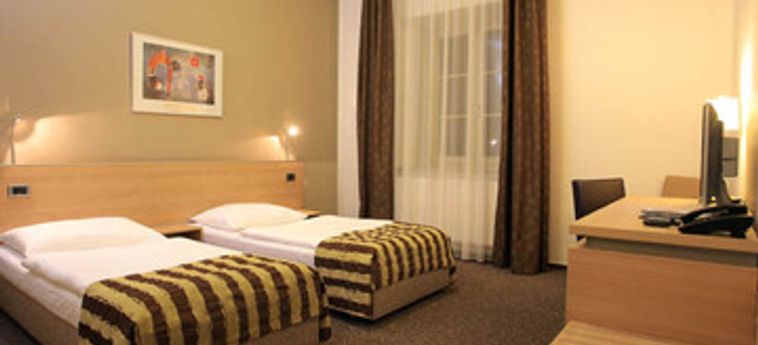 Hotel Pav:  PRAG