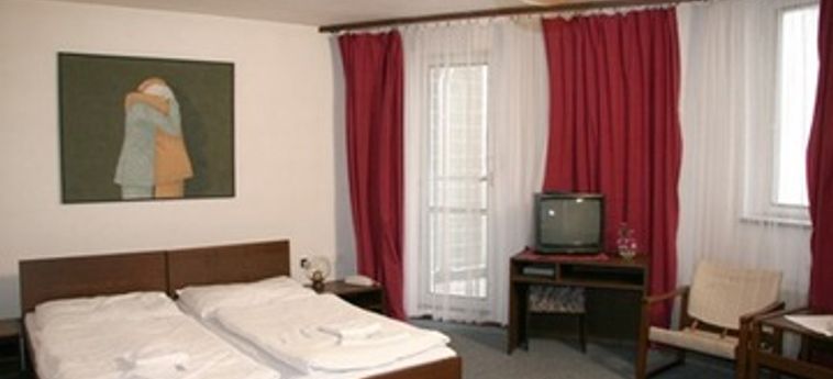 Hotel Ostas:  PRAG