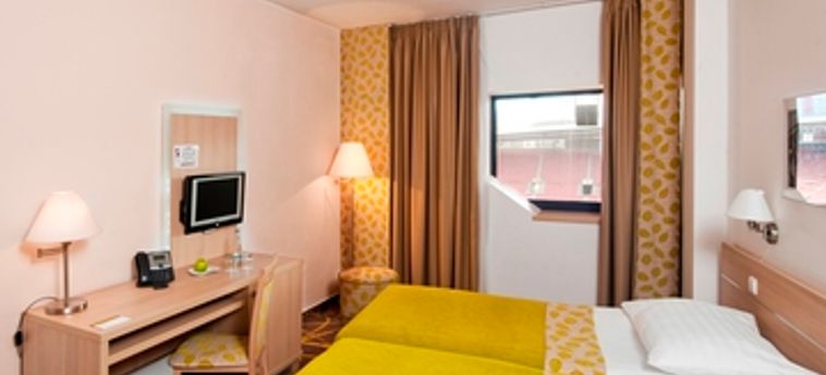 Hotel Exe Iris :  PRAGUE
