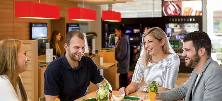 Hotel Ibis Praha Mala Strana:  PRAGUE