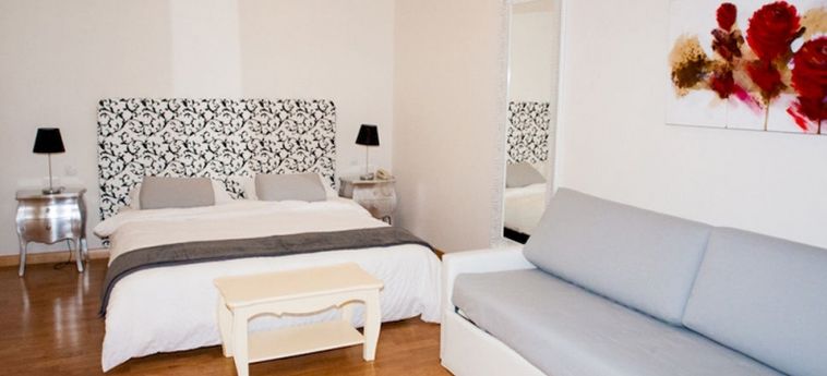 Dolce Vita Suites Hotel:  PRAGUE