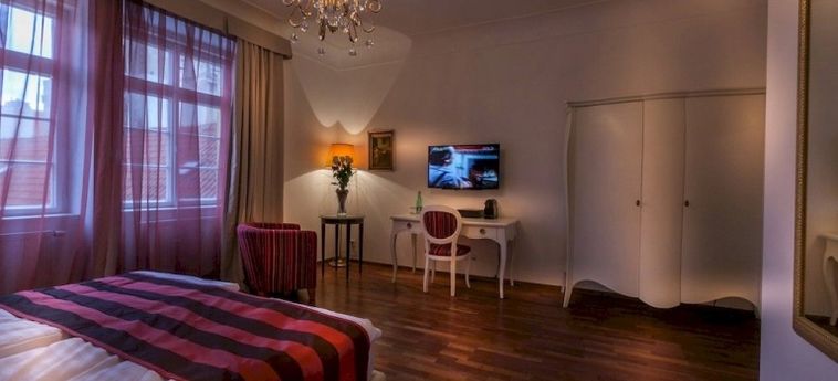 Hotel Little King U Malvaze:  PRAGUE