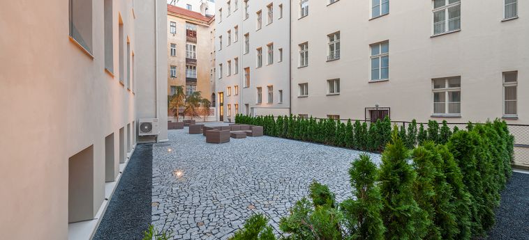 H7 Palace Aparthotel:  PRAGUE