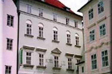 Hotel & Residence U Tri Bubnu:  PRAGUE