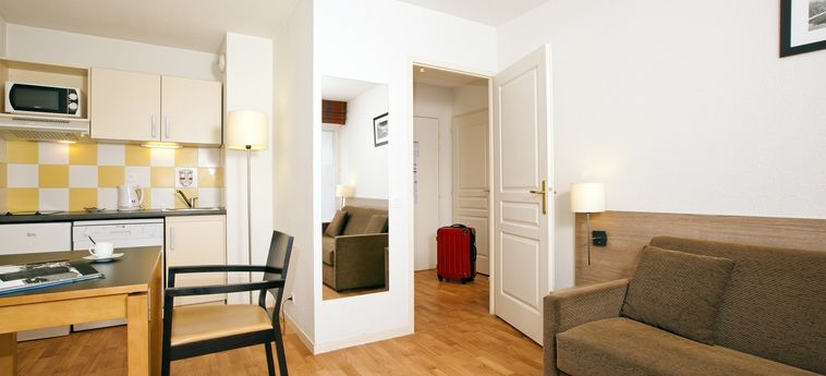 Hotel Residhome Prevessin Le Carre D'or:  PREVESSIN-MOENS