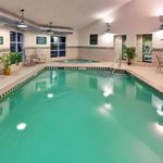 COUNTRY INN & SUITES BY RADISSON, LAKE GEORGE (QUE 2 Stars