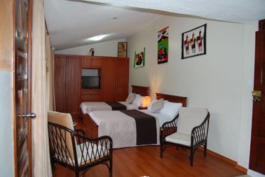 Hotel El Tucan Azul:  QUITO