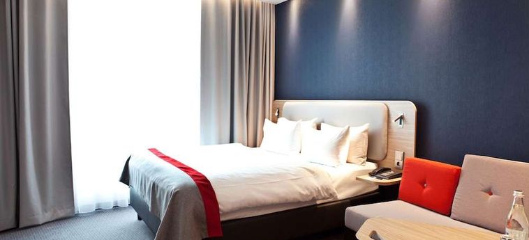 Hotel Holiday Inn Express Fráncfort-Aeropuerto Raunheim Raunheim: Foto 