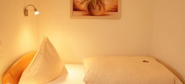 Business Pension Gasper Raunheim: Foto 
