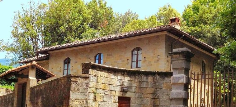 HOUSE WITH ANCIENT HISTORY IN QUIET LOCATION 3 Stelle