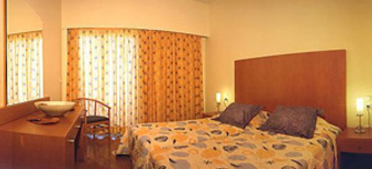 Angela Hotel Downtown Rooms:  RHODES