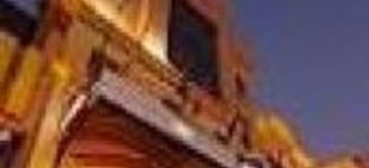 Royal Hotel And Suites:  RIAD