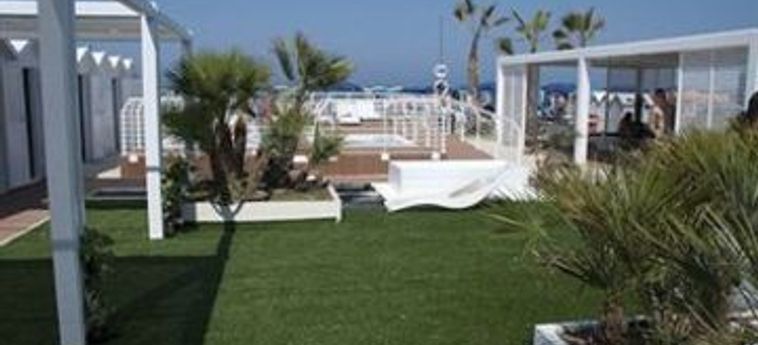 Hotel Riccione Beach:  RICCIONE - RIMINI