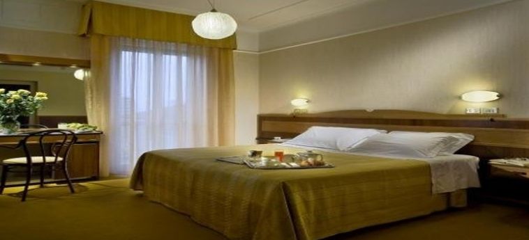 Hotel Vienna Touring:  RICCIONE - RIMINI