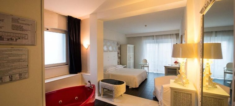 Hotel Mediterraneo:  RICCIONE - RIMINI