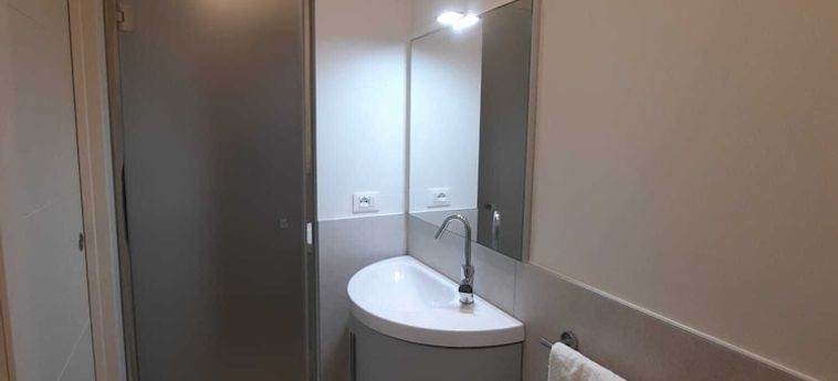 Hotel Apt Nuovo In Centro A Riccione Riccione - Rimini: Foto 