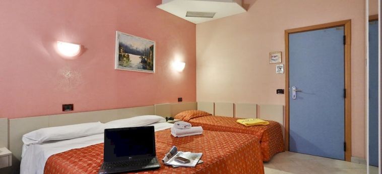 Hotel Soleblu:  RIMINI