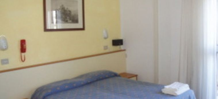 Hotel Arabesco:  RIMINI