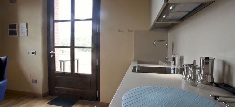 Hotel Fonte Alla Lepre:  RIPARBELLA - PISA