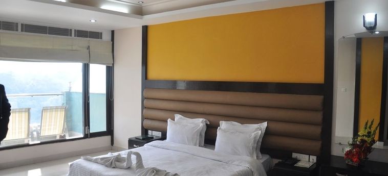 Hotel Ganga Beach Resort:  RISHIKESH