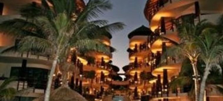 The Taj Ocean Front Condo Hotel:  RIVIERA MAYA
