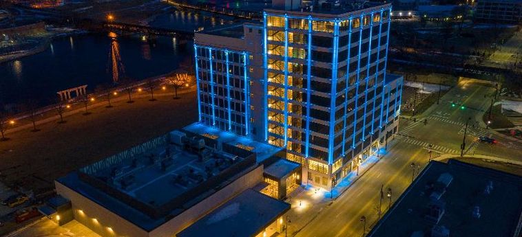 EMBASSY SUITES BY HILTON ROCKFORD RIVERFRONT 1 Etoile