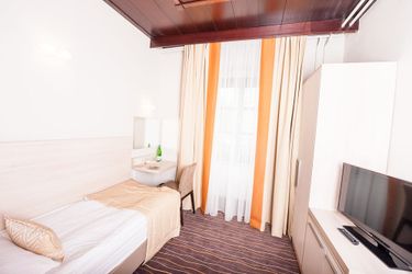 Hotel  Zagreb:  ROGASKA SLATINA
