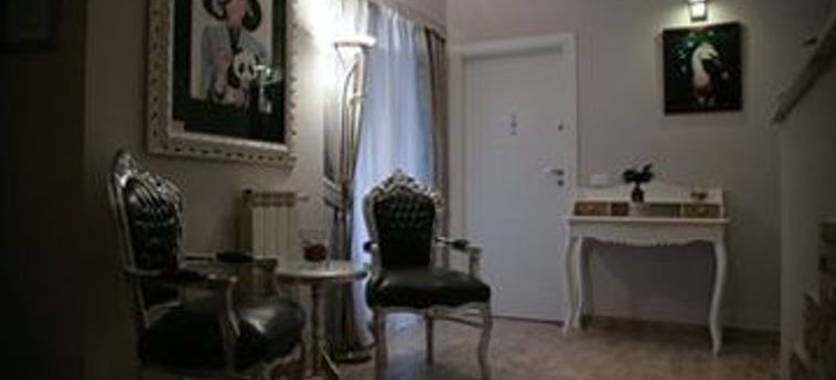 Hotel Five Rooms Rome:  ROM