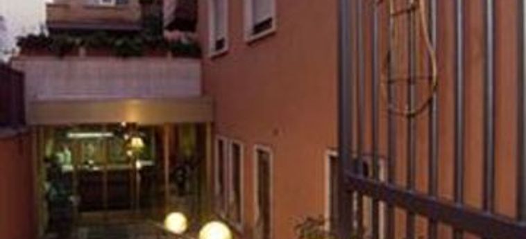 Ponte Bianco Hotel & Residence:  ROM