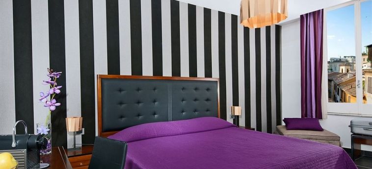 Hotel Navona Colors:  ROM