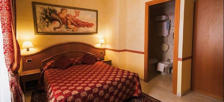 Hotel Dolomiti:  ROM