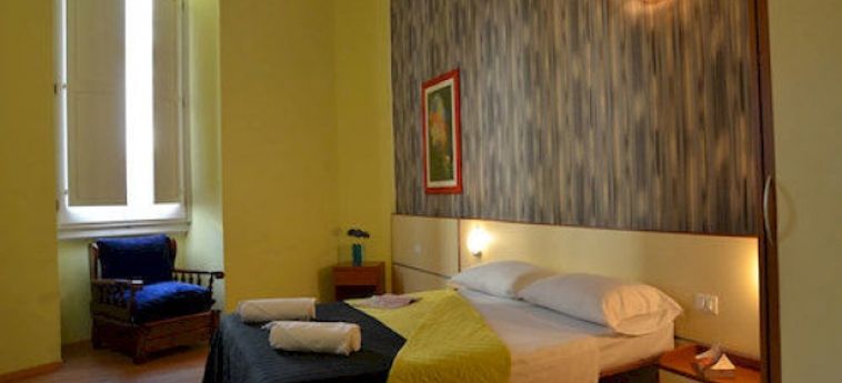 Hotel Mimosa:  ROM