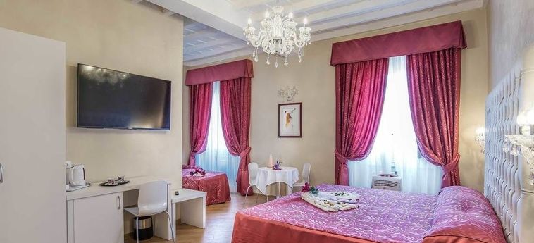 Hotel Trevi Rome Suite:  ROM