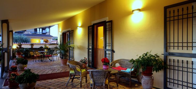 Hotel Villa Rosita:  ROM