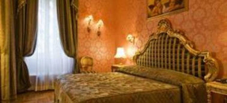 Hotel Domus Colosseo:  ROM