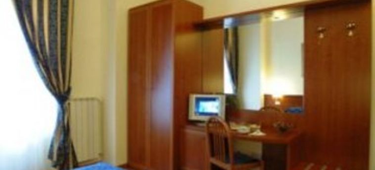 Hotel Bed & Breakfast Rosmini:  ROMA