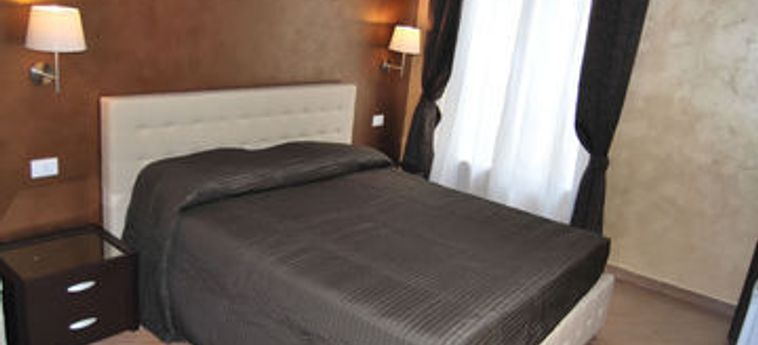 Hotel My Suites Piazza Di Spagna:  ROMA