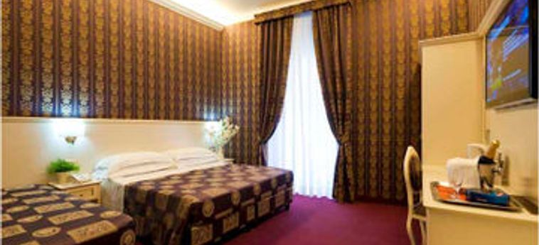 Hotel Relais Trevi 98:  ROMA