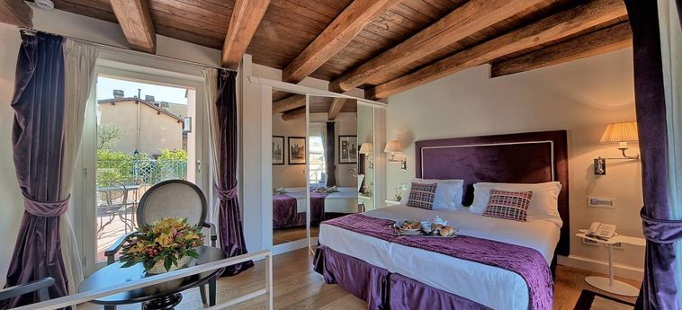 Hotel Trevi Palace Luxury Inn:  ROMA