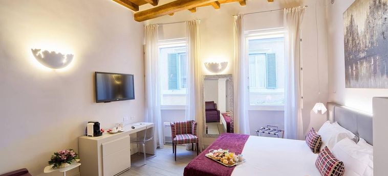Hotel Trevi Palace Luxury Inn:  ROMA
