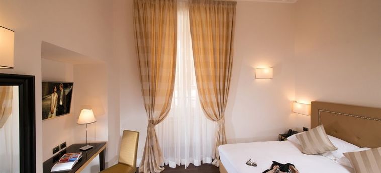 Hotel Tridente Suites:  ROMA