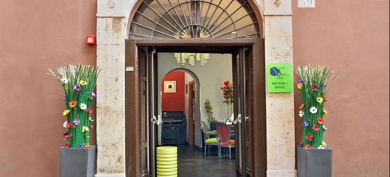 Hotel Navona Colors:  ROMA