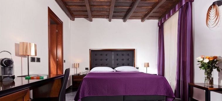 Hotel Navona Colors:  ROMA